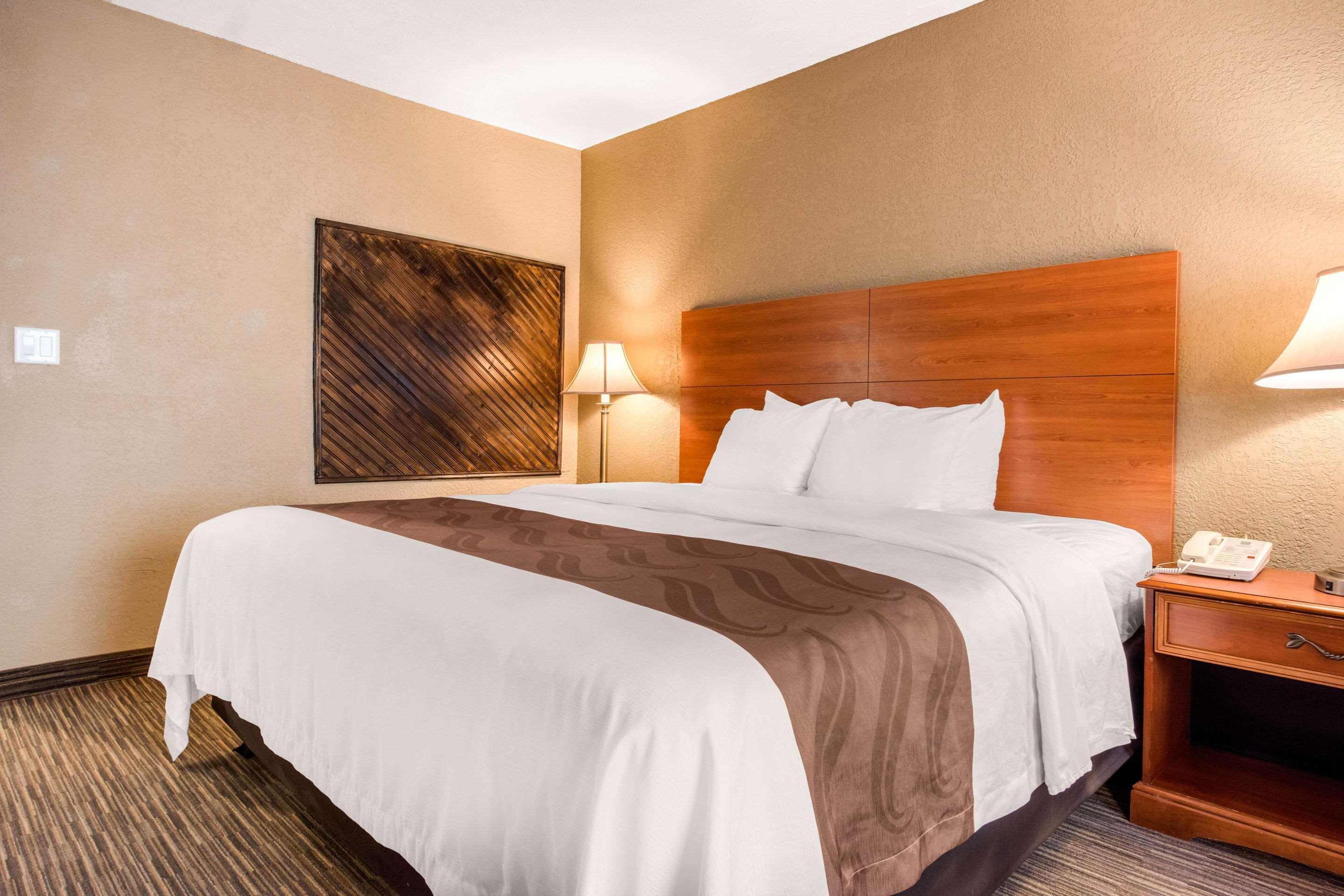 Quality Inn & Suites New Castle Luaran gambar