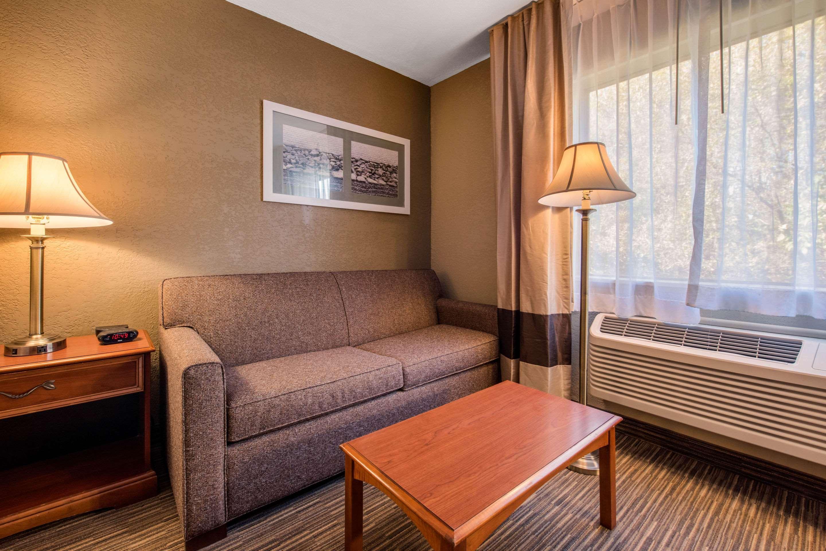 Quality Inn & Suites New Castle Luaran gambar