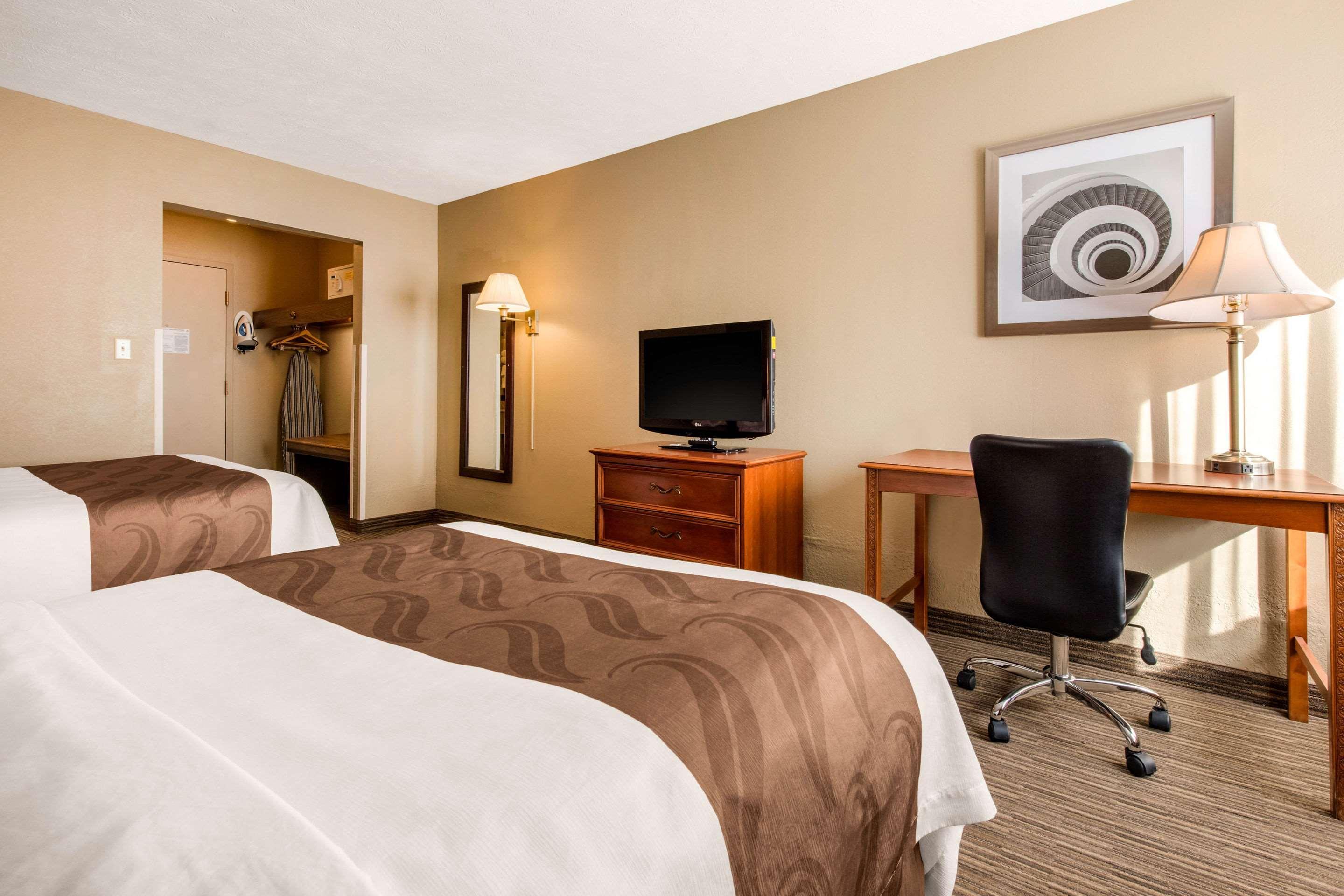 Quality Inn & Suites New Castle Luaran gambar