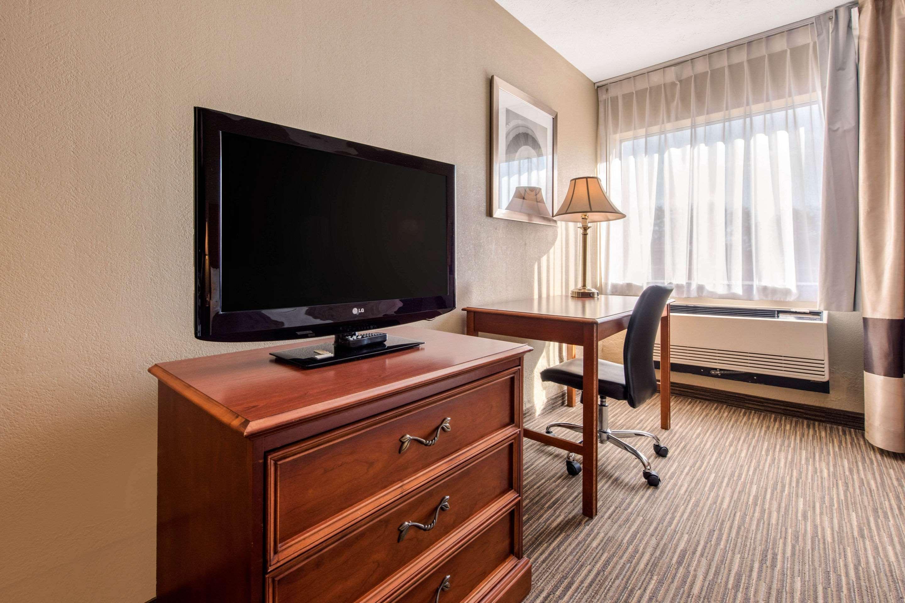 Quality Inn & Suites New Castle Luaran gambar