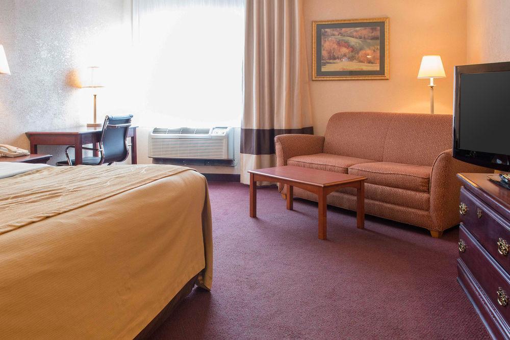 Quality Inn & Suites New Castle Luaran gambar