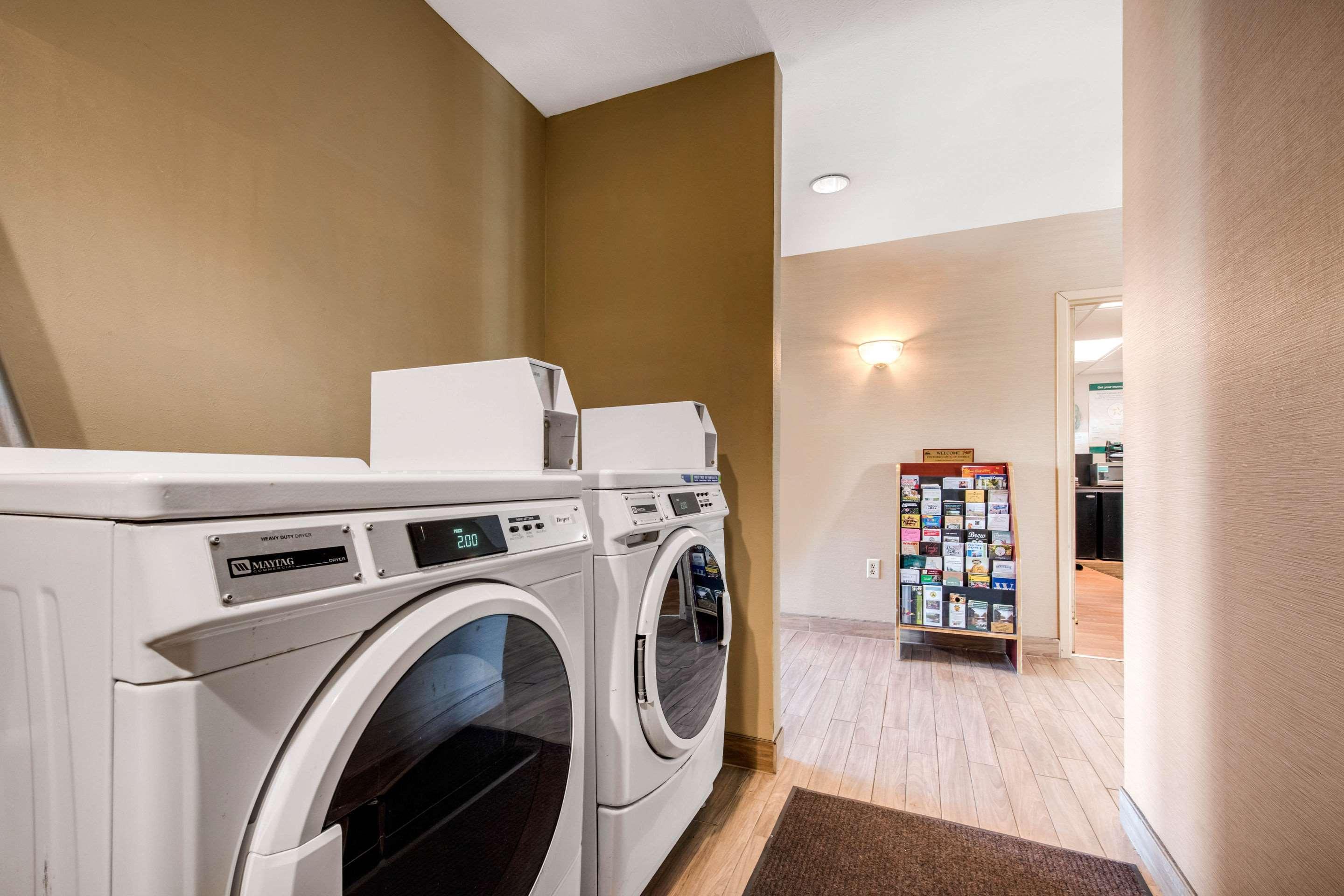 Quality Inn & Suites New Castle Luaran gambar