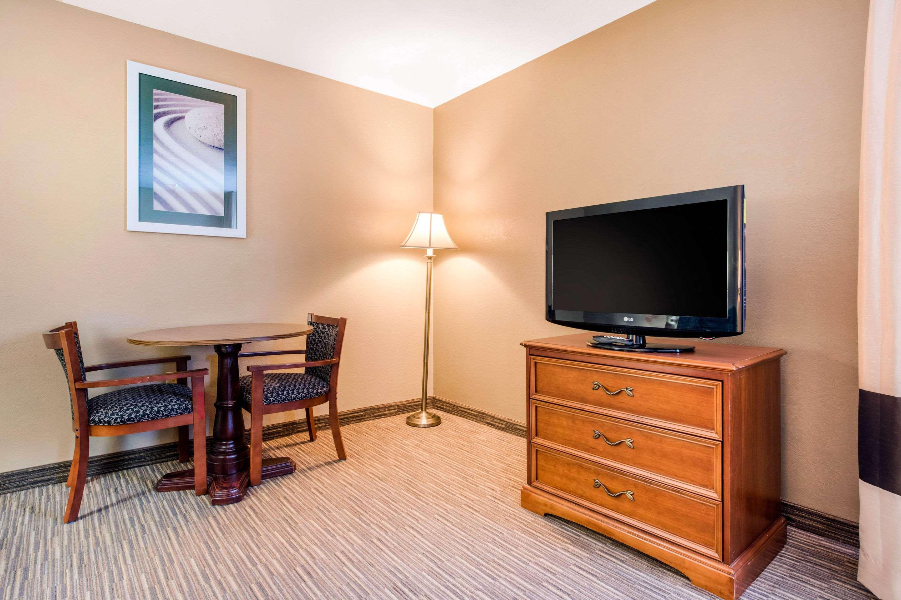 Quality Inn & Suites New Castle Luaran gambar