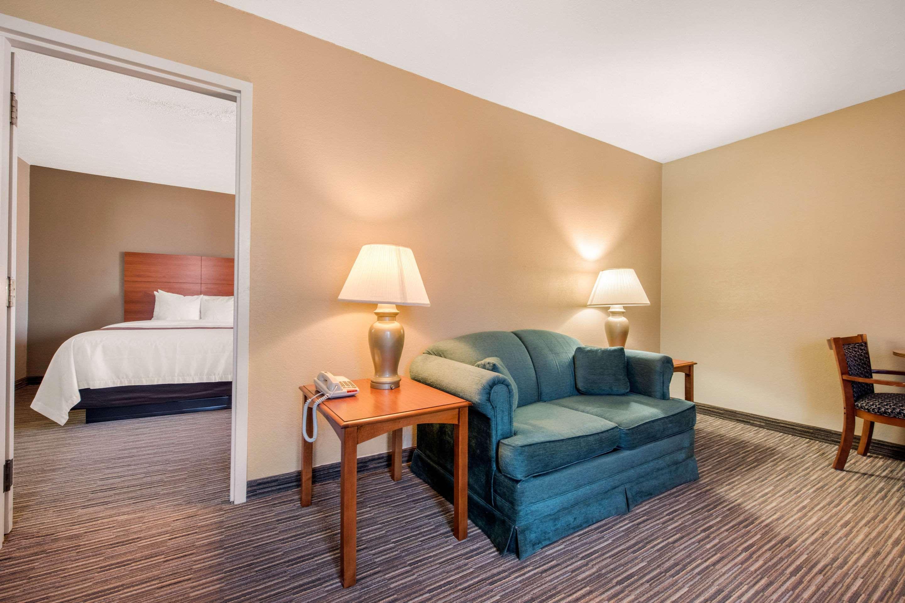 Quality Inn & Suites New Castle Luaran gambar