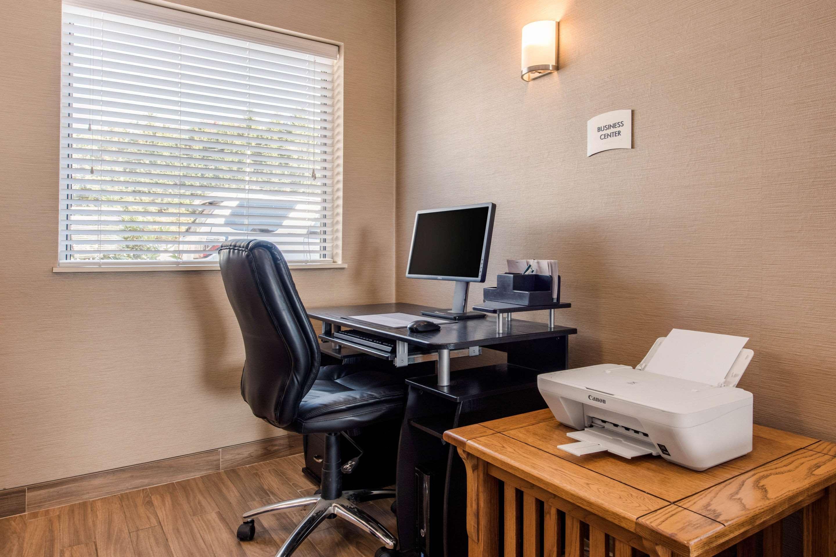 Quality Inn & Suites New Castle Luaran gambar