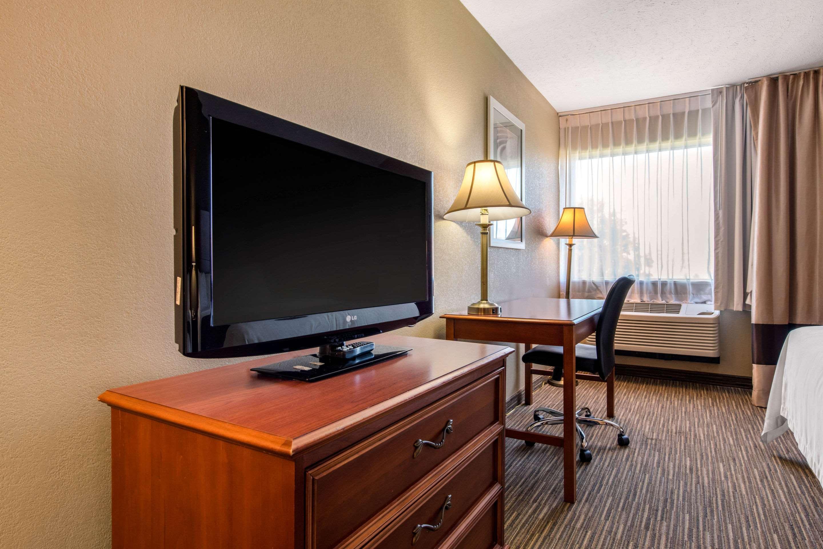 Quality Inn & Suites New Castle Luaran gambar