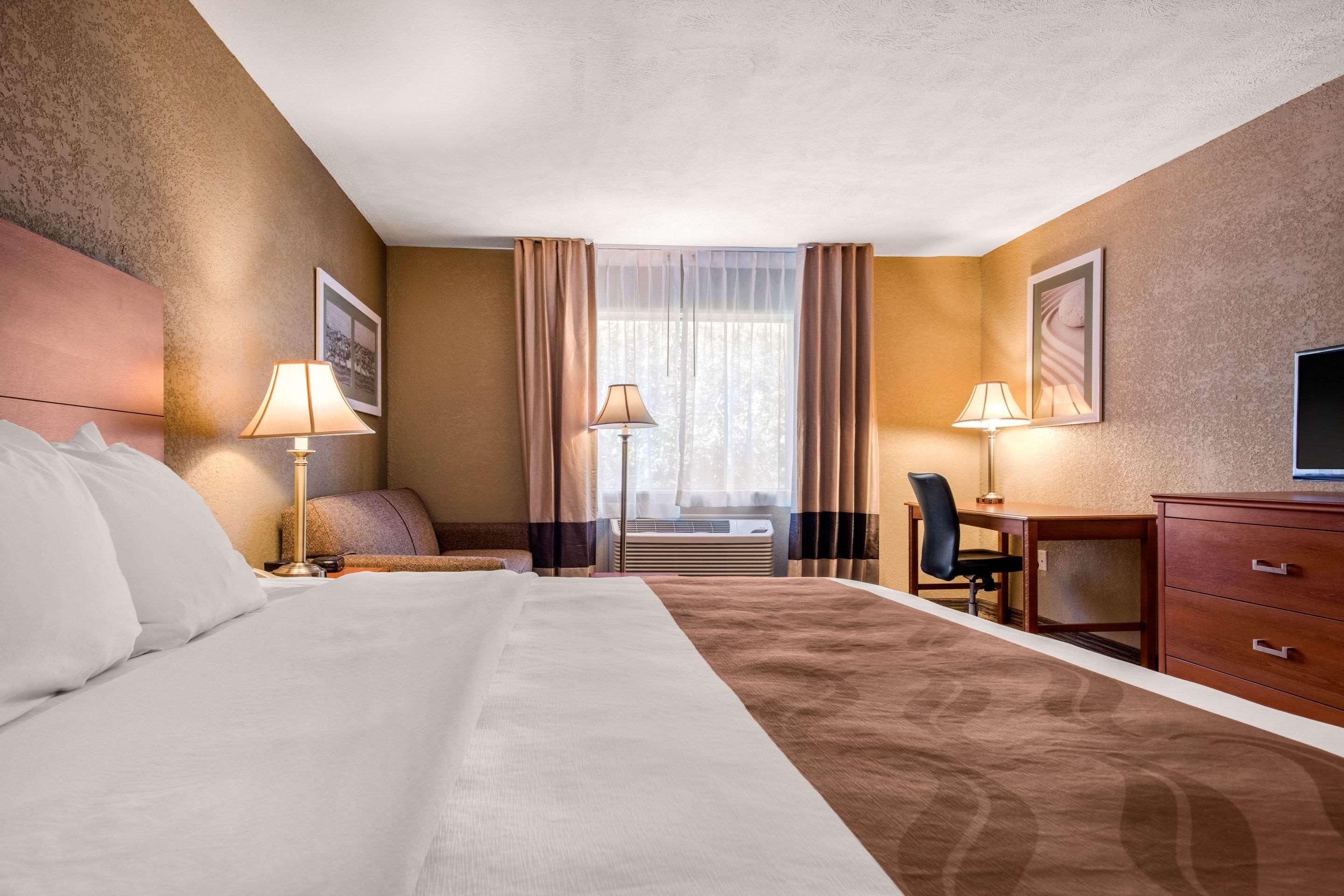 Quality Inn & Suites New Castle Luaran gambar