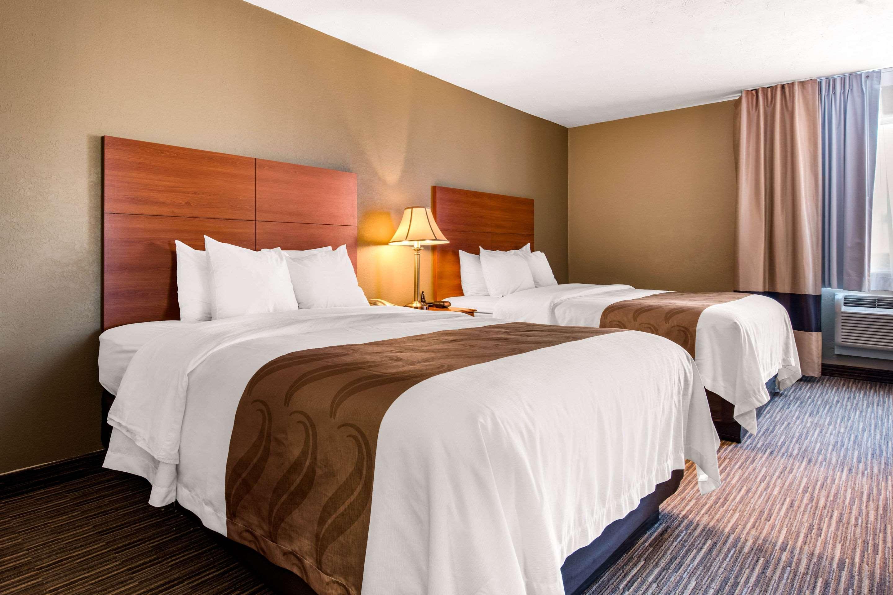 Quality Inn & Suites New Castle Luaran gambar