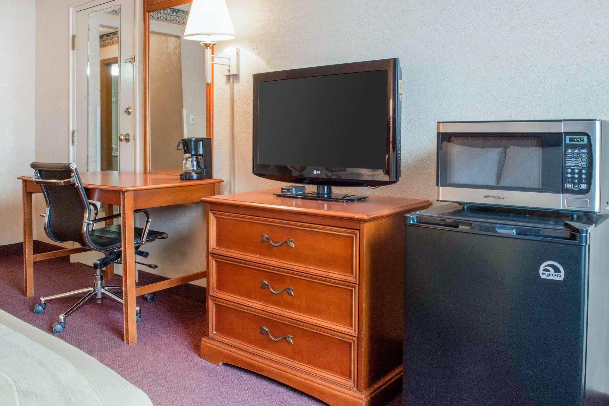 Quality Inn & Suites New Castle Luaran gambar