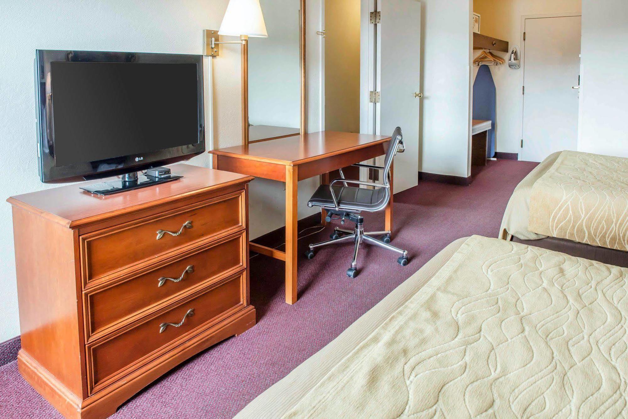 Quality Inn & Suites New Castle Luaran gambar